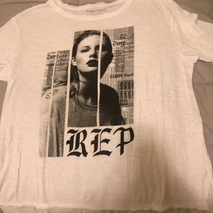 Taylor Swift concert T